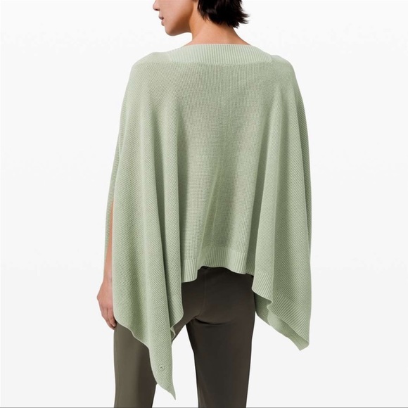 Lululemon Forward Flow Green Poncho - Picture 3 of 6